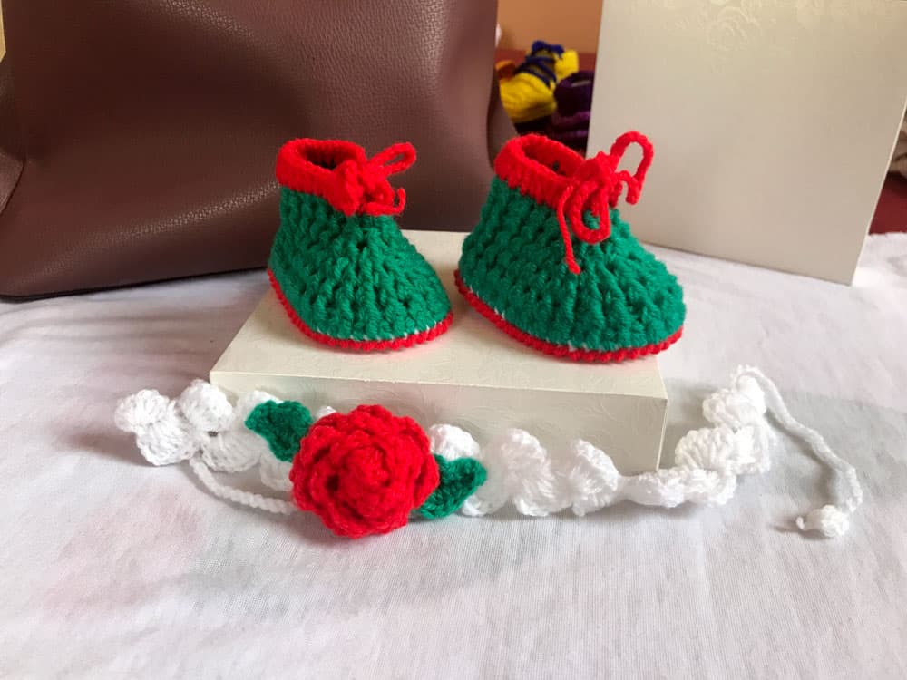 Christmas crochet shoes for babies