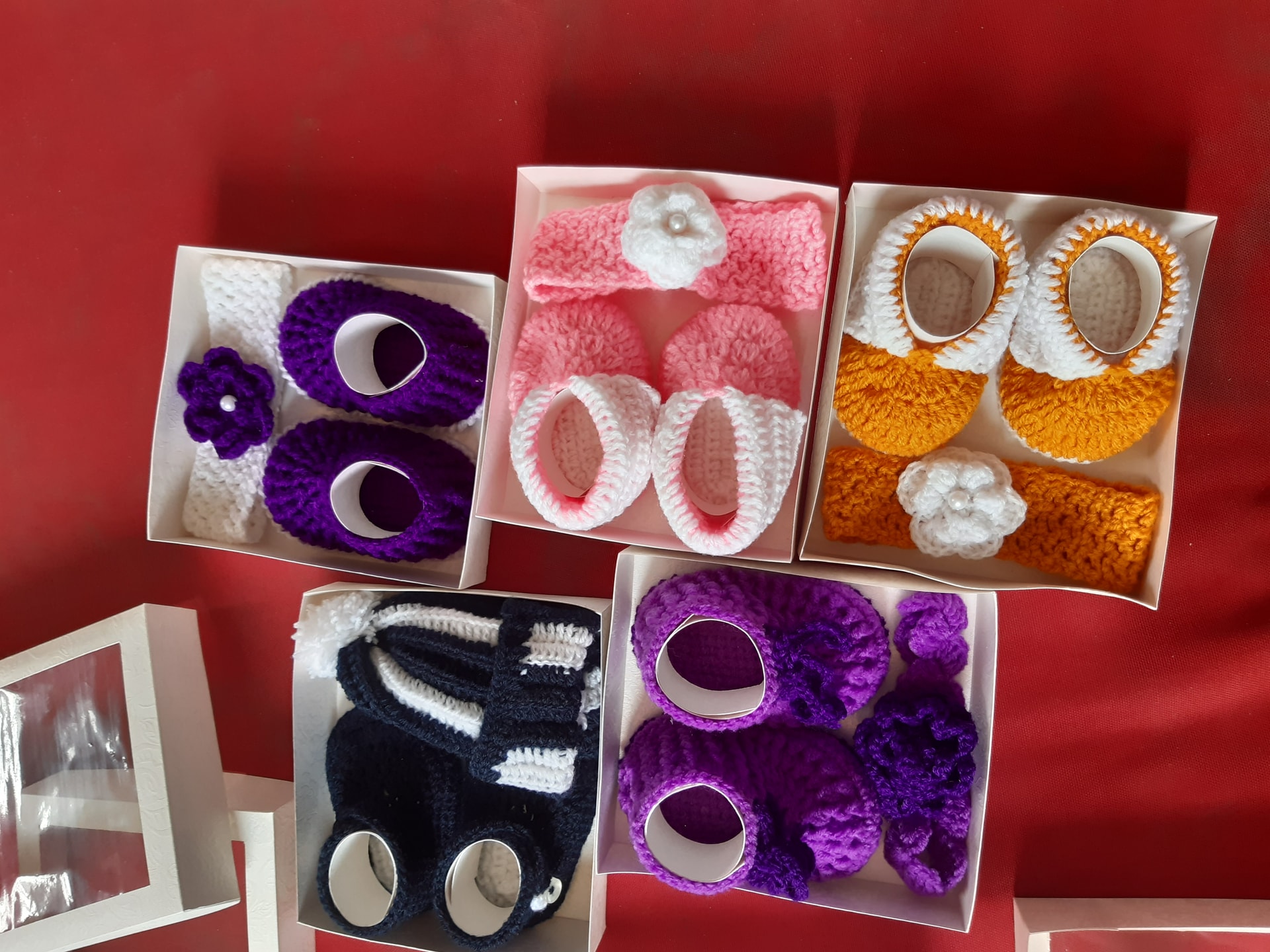 Crochet baby shoes with headband